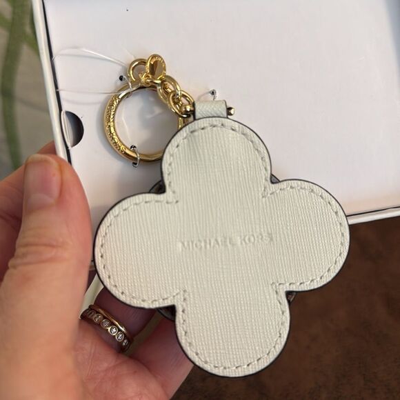 MICHAEL KORS CLOVER BAG CHARM KEYCHAIN PURSE FOB LEATHER WHITE BLUE GOLD NWT BOX - Picture 6 of 12